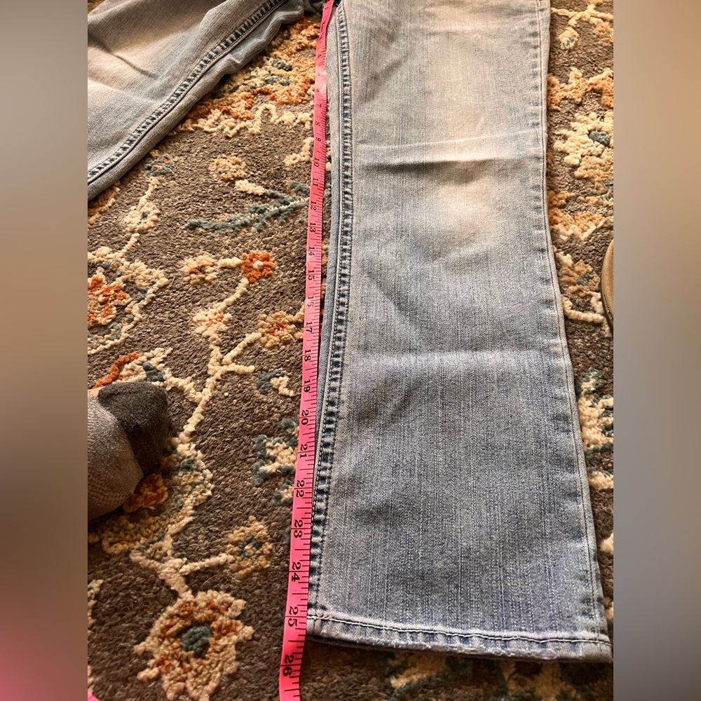 Silver Women's Jeans Suki Capri Size 28 Blue Wash Handcrafted Imported Canadian - Picture 9 of 10